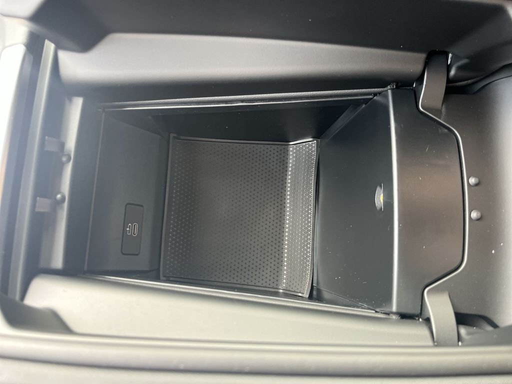New 2027 White Metallic BMW xDrive40i image 21