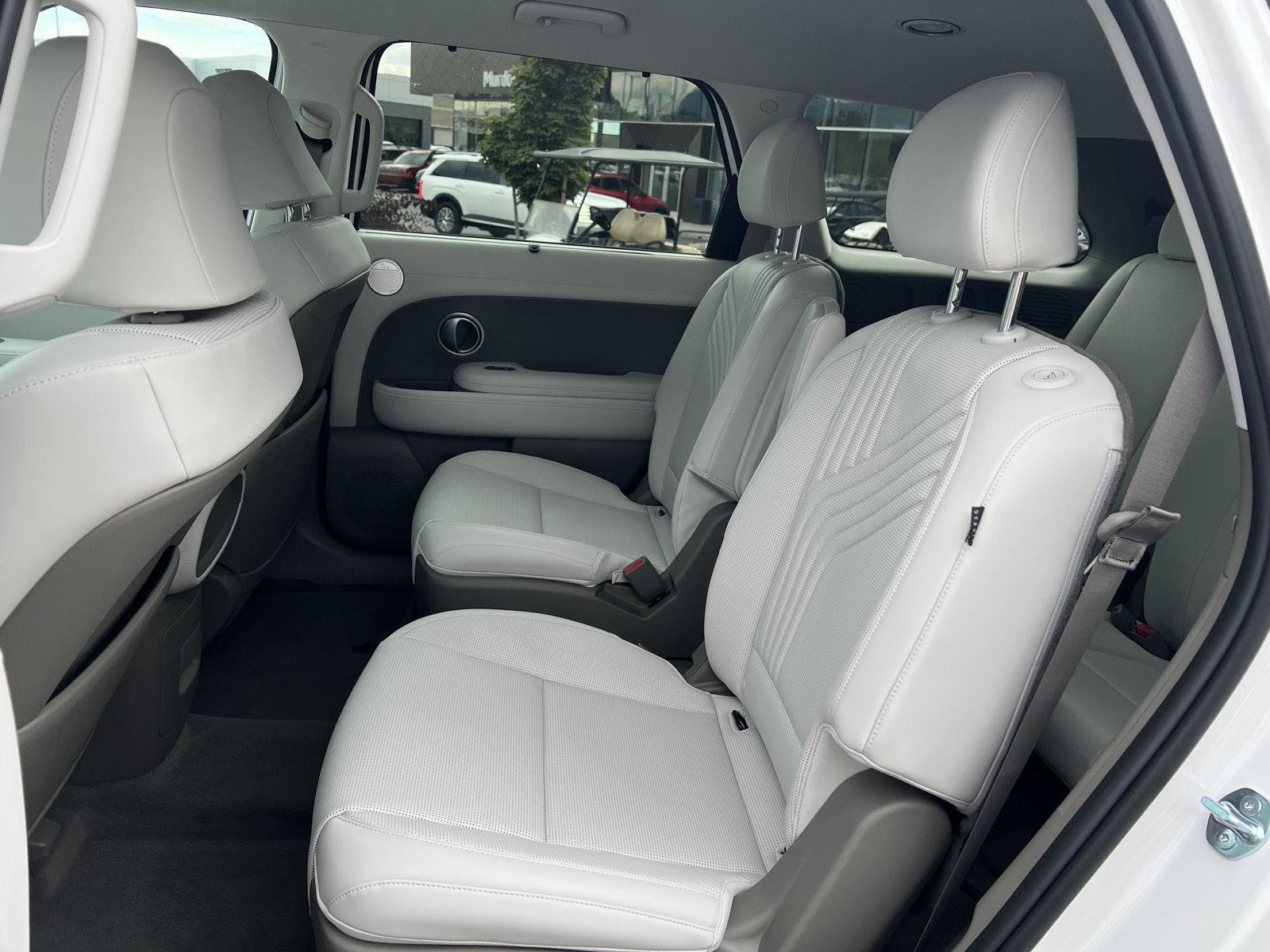 New 2027 Creamy White Pearl Hyundai SEL 7P image 26