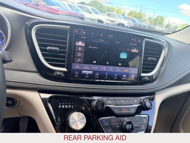 Used 2024 White Chrysler Select image 11