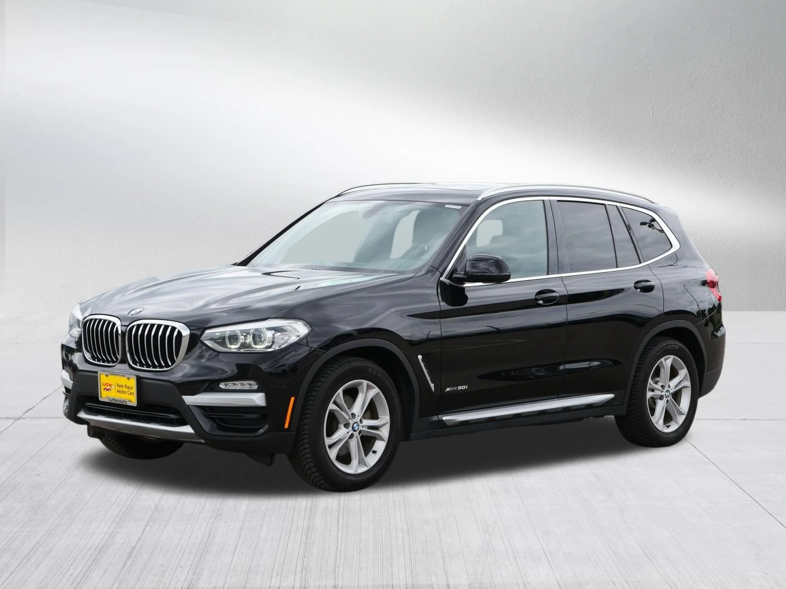 Used 2018 Jet Black BMW xDrive30i image 3