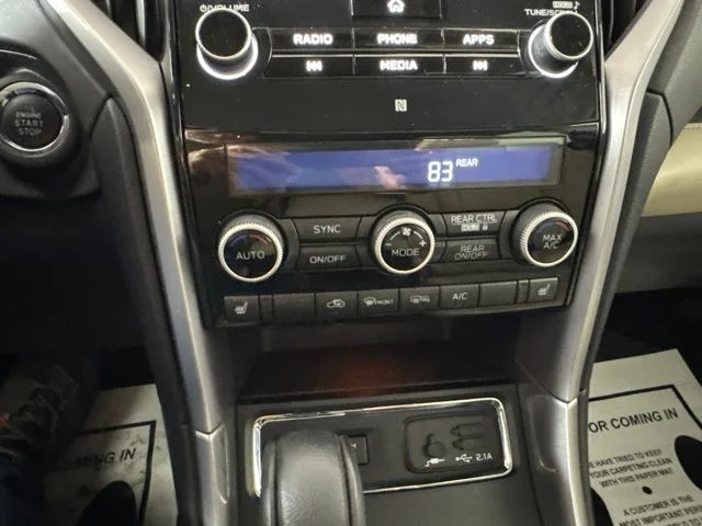 Used 2019 Crystal White Pearl Subaru Limited image 14