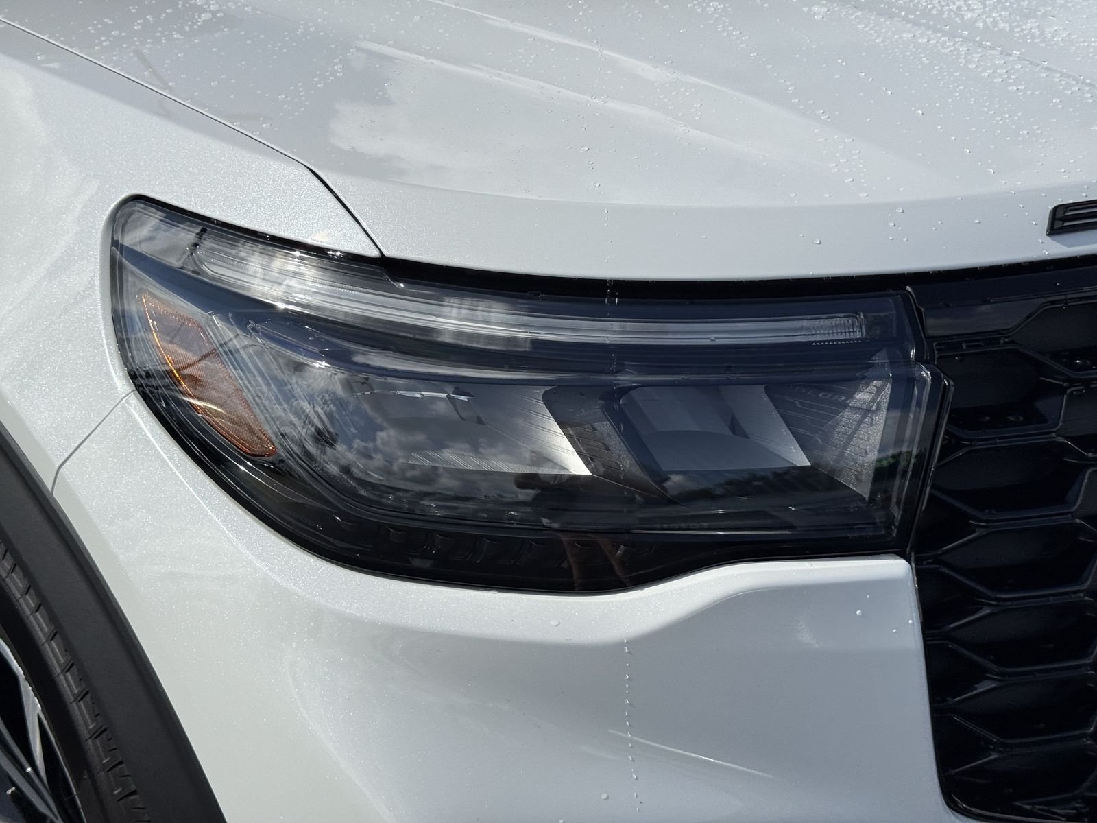 Used 2025 White Metallic Ford ST-Line image 10