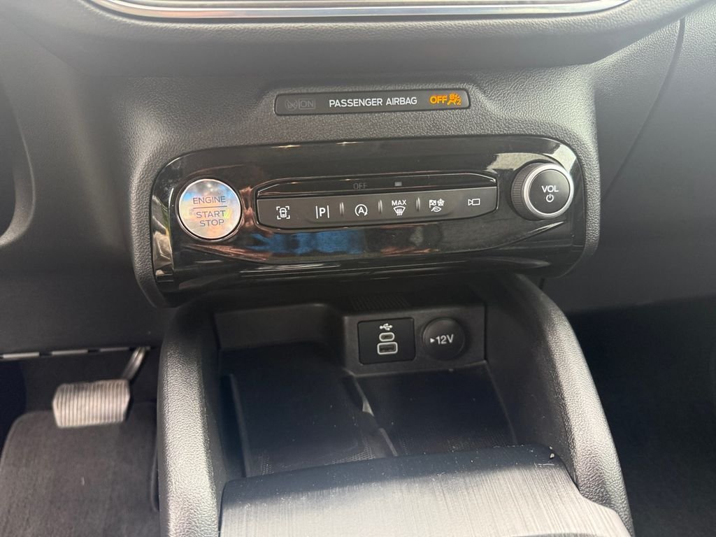 Used 2024 Silver Ford Platinum image 23