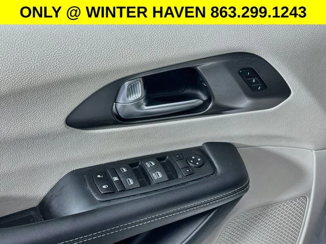 Used 2024 Silver Chrysler Touring L image 17
