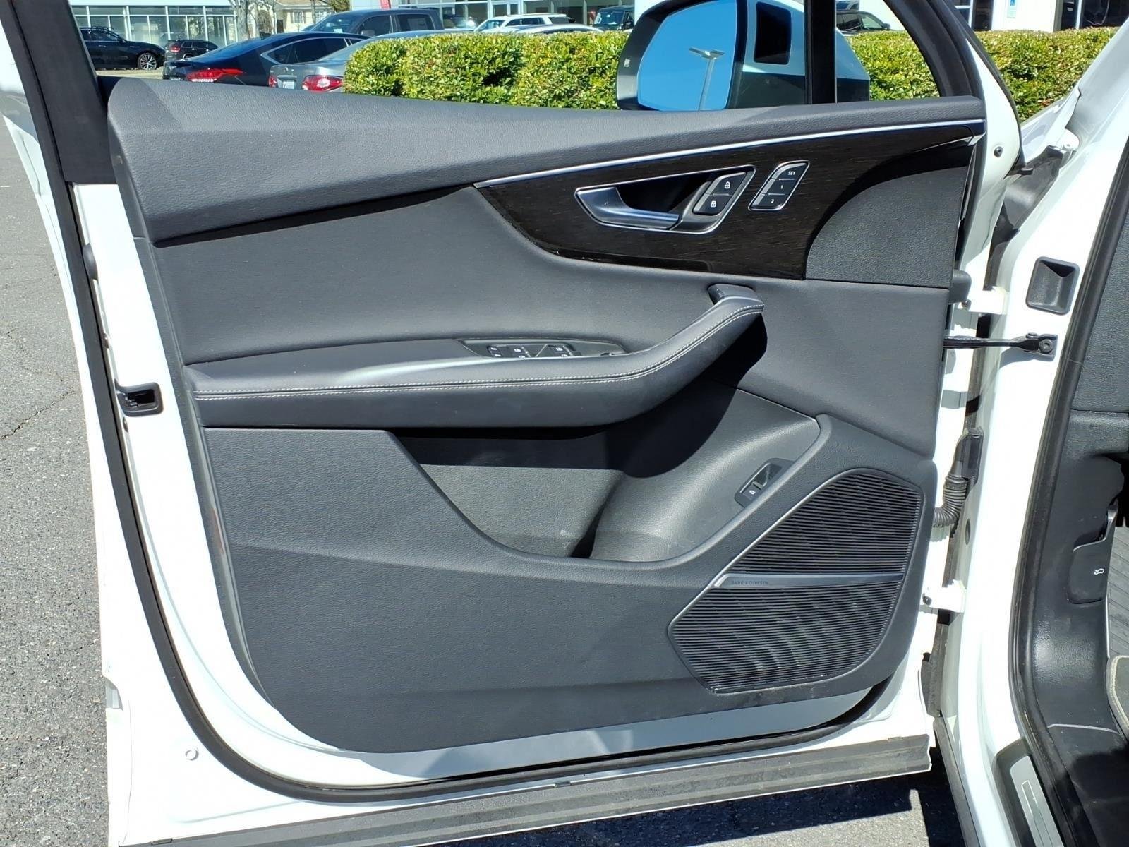 Used 2025 Carrara White AUDI  image 27