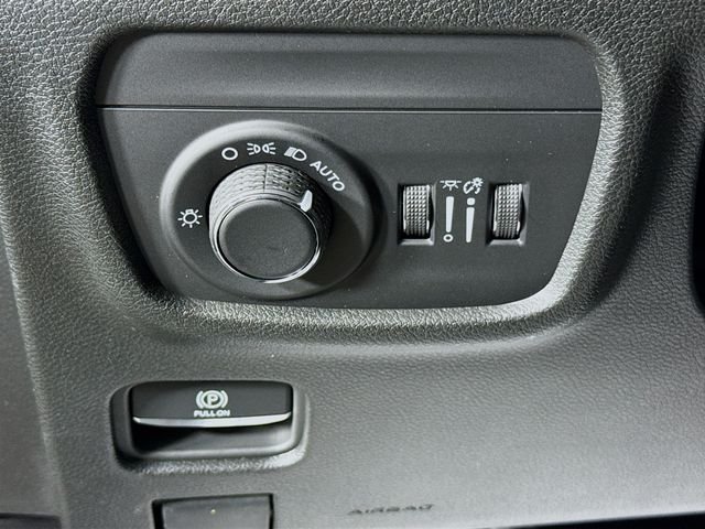 New 2026 Baltic Gray Metallic Clearcoat Jeep Laredo image 10