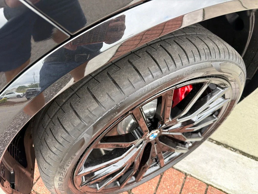 New 2026 Black Sapphire Metallic BMW M60i image 10