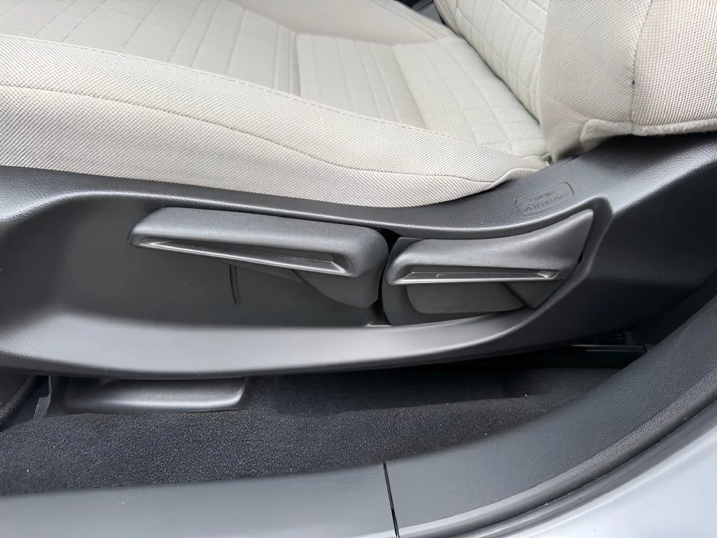Used 2025 Silver Honda LX image 17