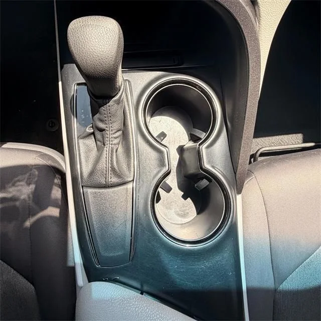 Used 2020 White Toyota LE image 23