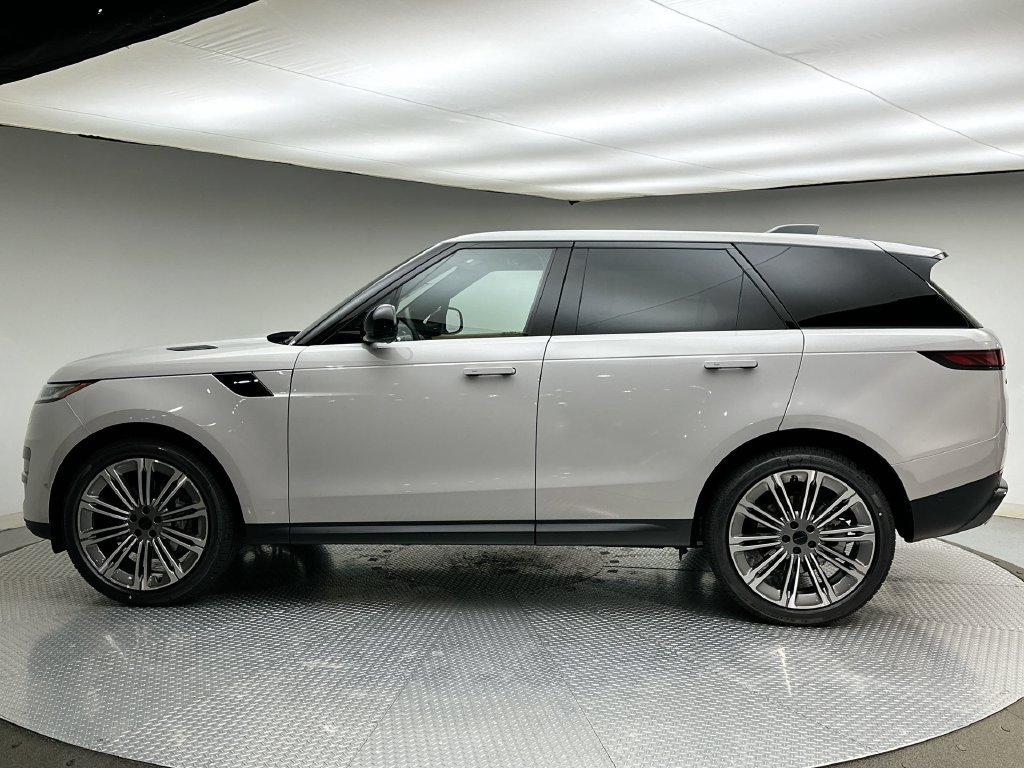 New 2027 Borasco Grey Metallic Land Rover SE image 2