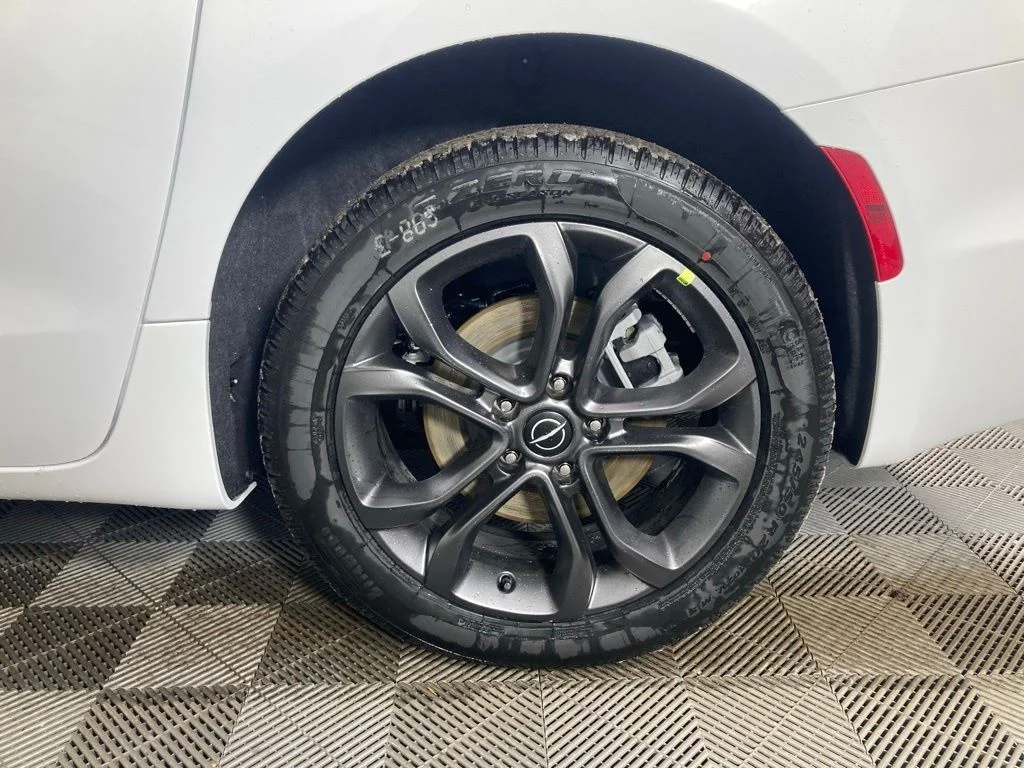 2026 Chrysler Pacifica Select - Photo 23