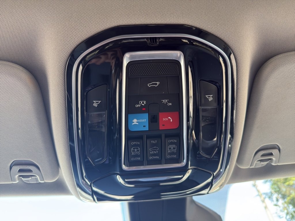 Used 2022 Bright White Clearcoat Jeep Series I image 25