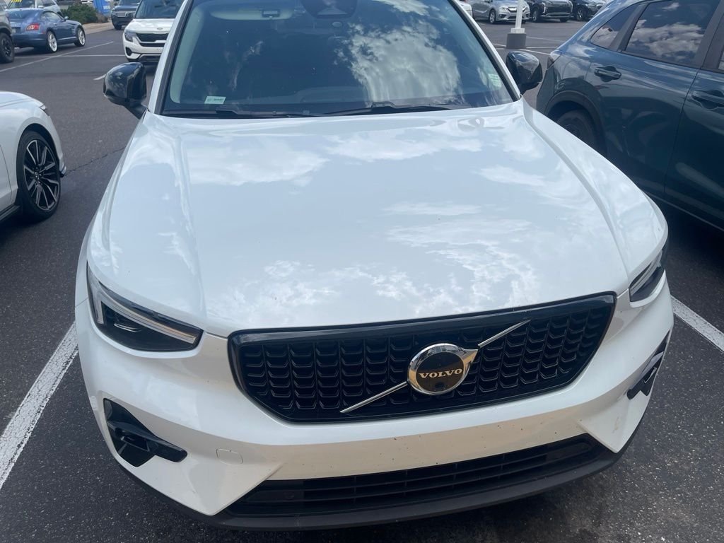Used 2023 Crystal White Volvo Ultimate image 3