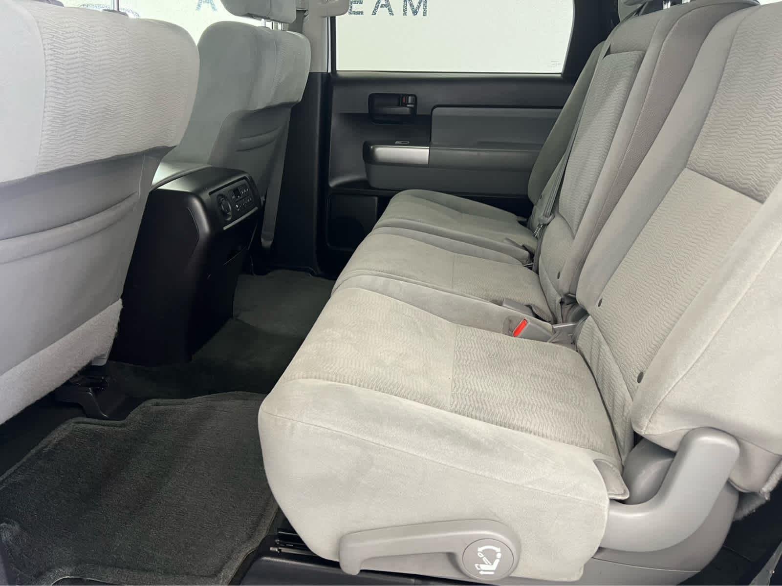 Used 2018 Super White Toyota SR5 image 29