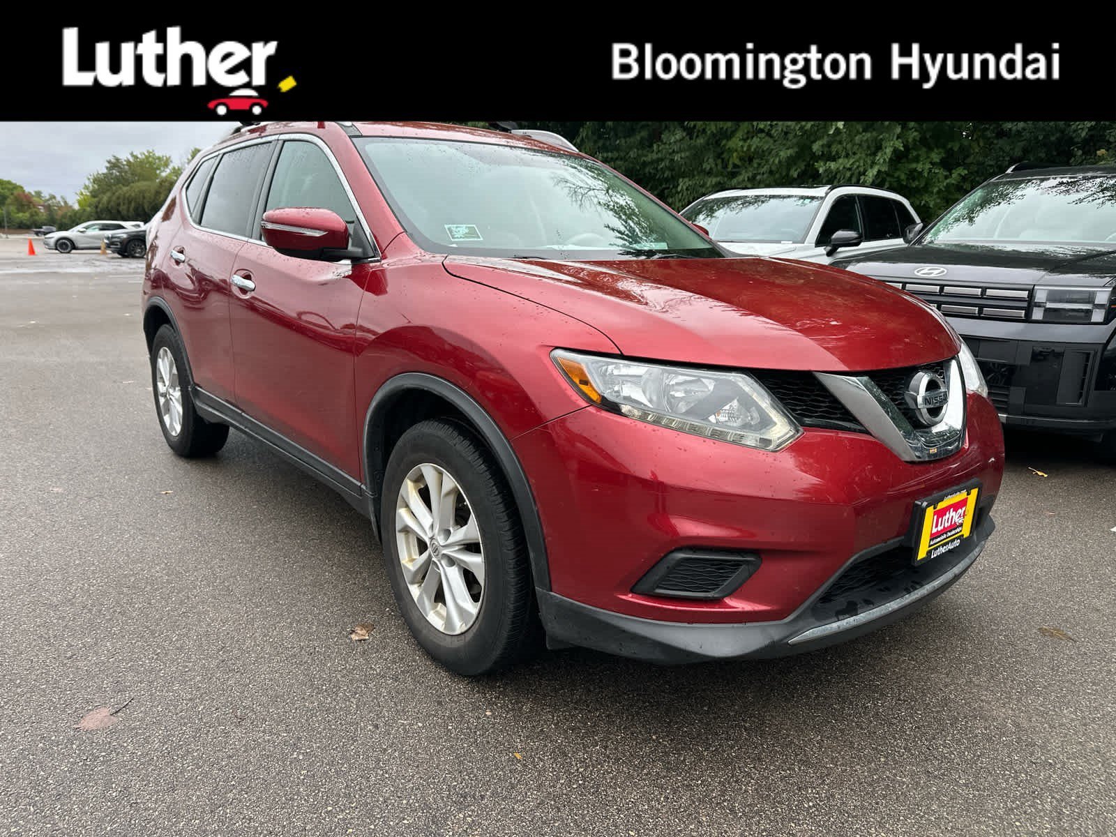 Used 2014 Cayenne Red Nissan SV image 1