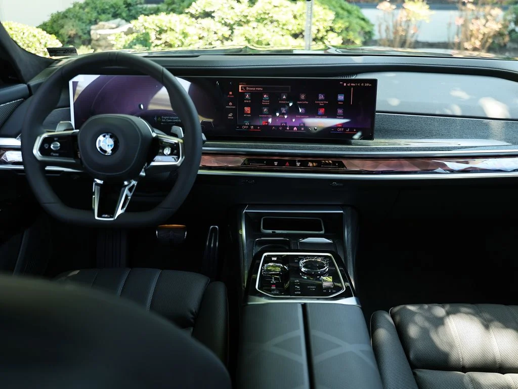 New 2026 Black Sapphire Metallic BMW 760i xDrive image 30