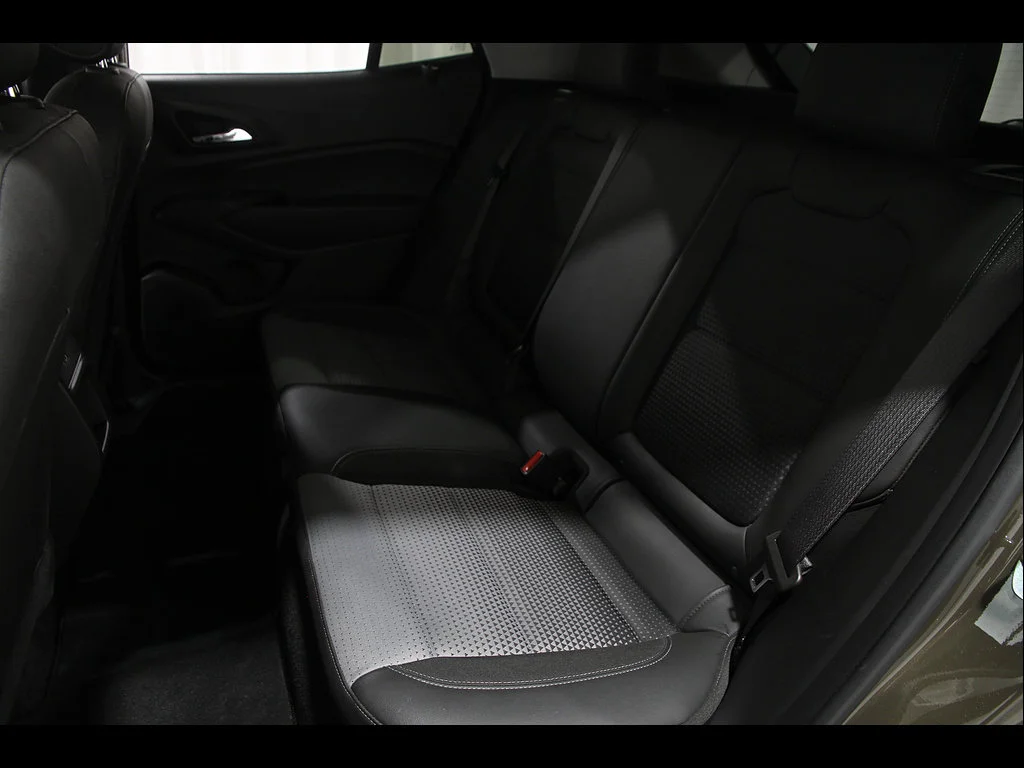 2024 Chevrolet Trax LT - Photo 18