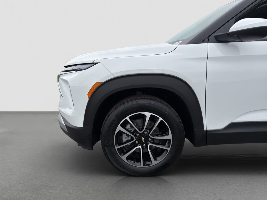 New 2026 Summit White Chevrolet LT image 22