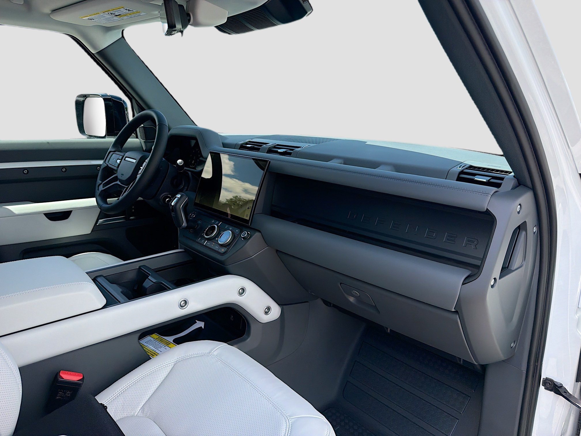 New 2026 Fuji White Land Rover X-Dynamic SE image 14