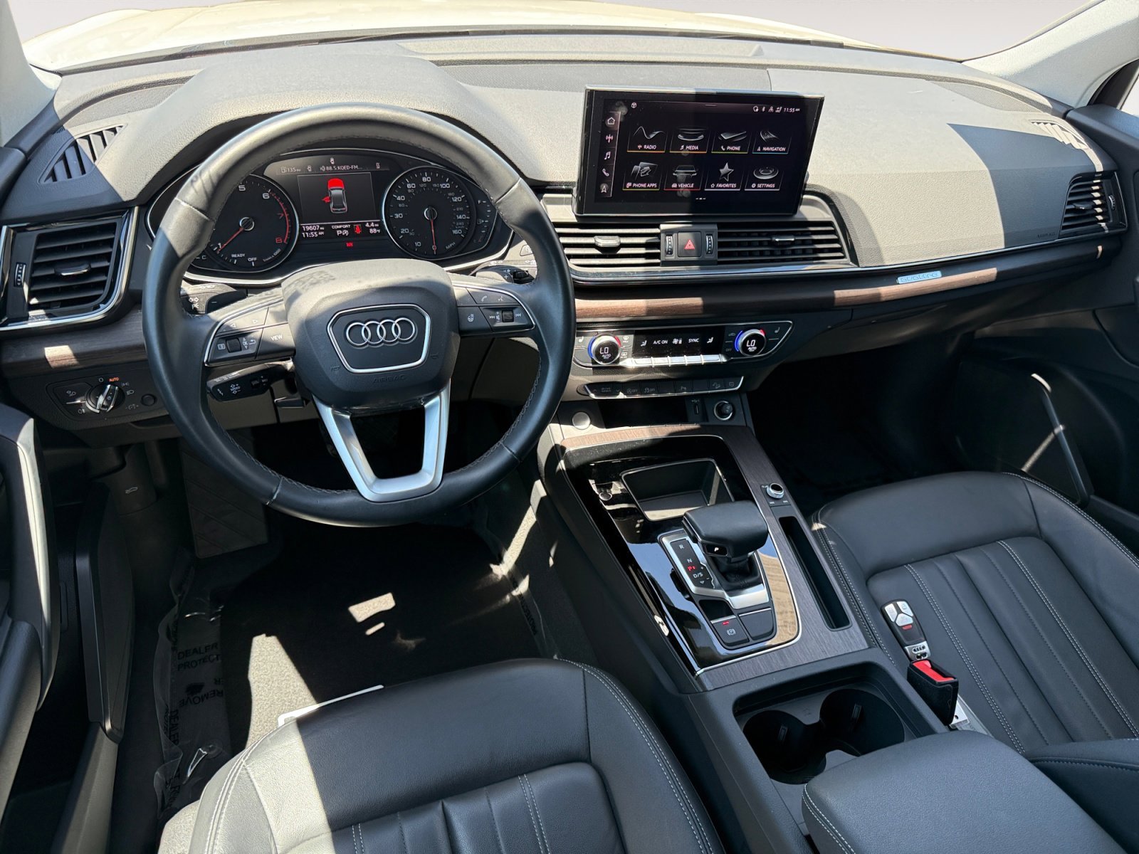 Used 2023 Glacier White Audi 45 S line Premium image 15