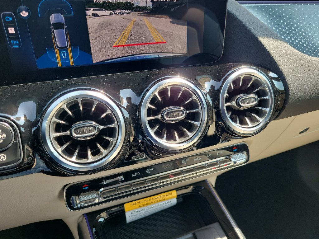 New 2026 Polar White Mercedes-Benz GLA 250 image 25