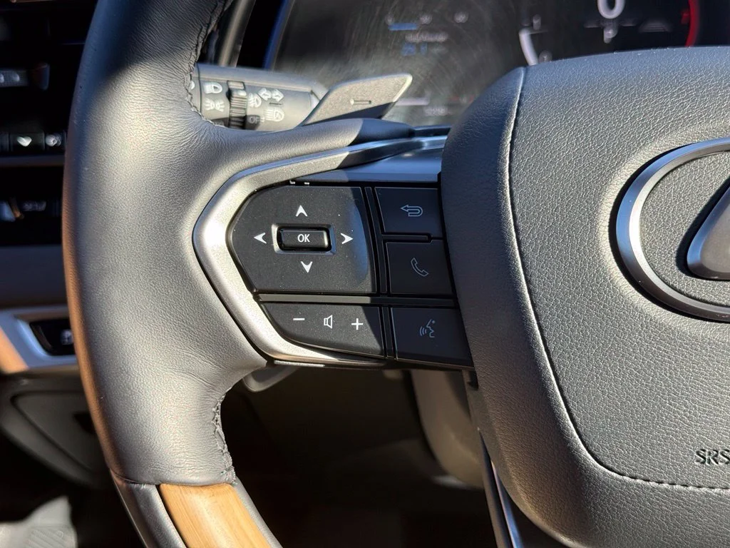 Used 2025 White Lexus 350 Premium image 29