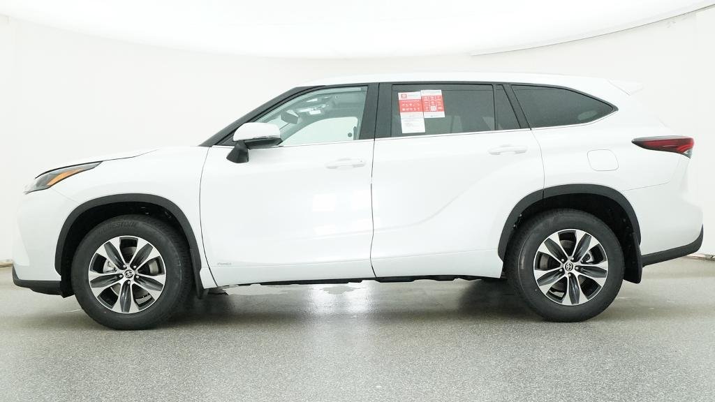 New 2026 Wind Chill Pearl Toyota Hybrid XLE image 2