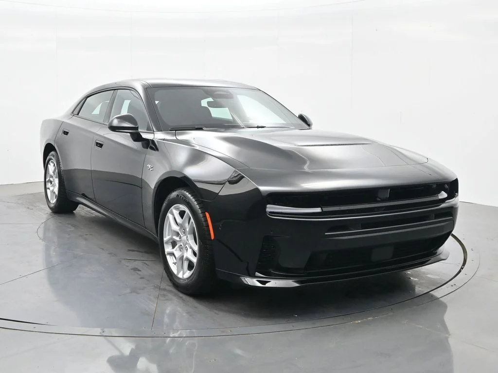 New 2026 Diamond Black Crystal Pearlcoat Dodge R/T image 4