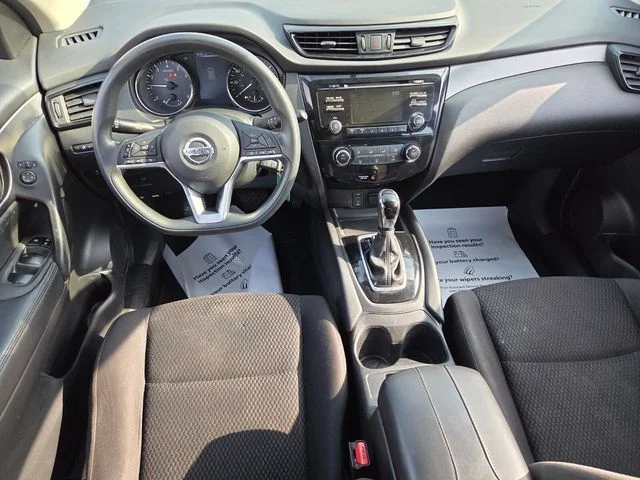 Used 2018 Gray Nissan S image 8