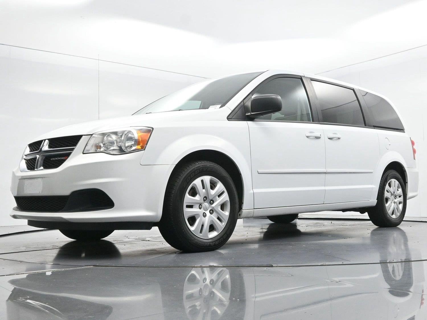 Used 2017 White Knuckle Clearcoat Dodge SE image 37