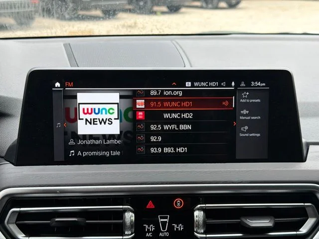 Used 2024 Gray BMW xDrive30i image 15