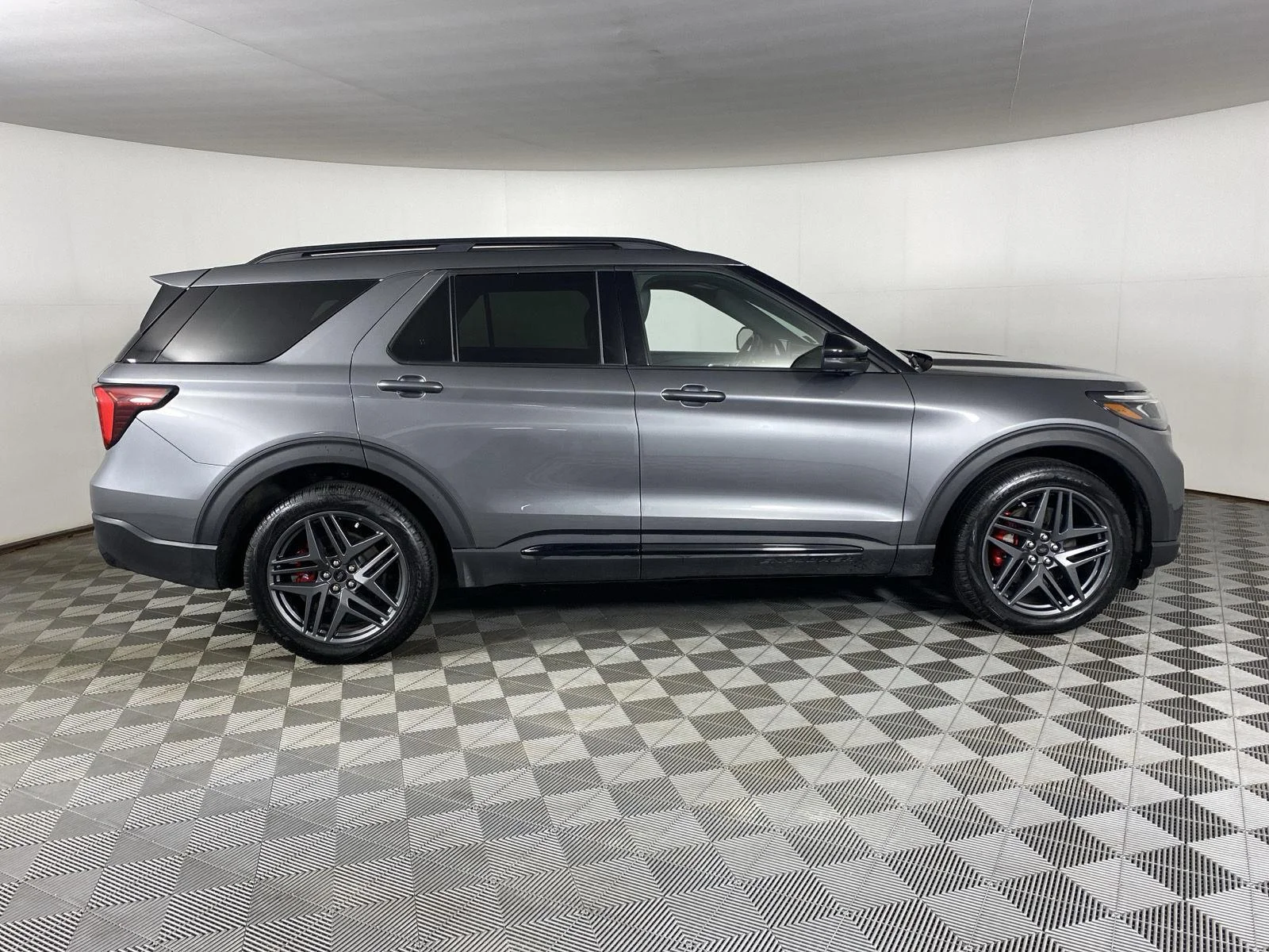 Used 2025 Carbonized Gray Ford ST image 18