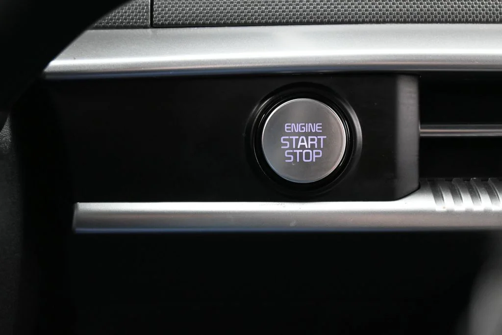 Used 2023 Glacial White Pearl Kia GT-Line image 28