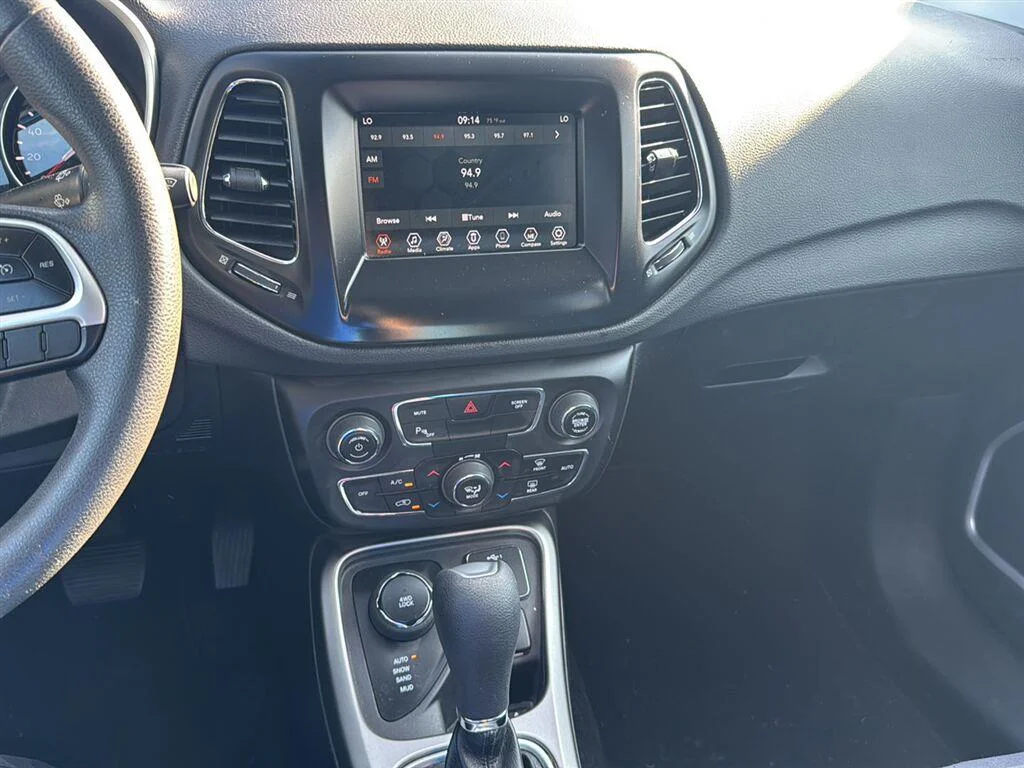 Used 2020 Laser Blue Pearlcoat Jeep Sport image 18