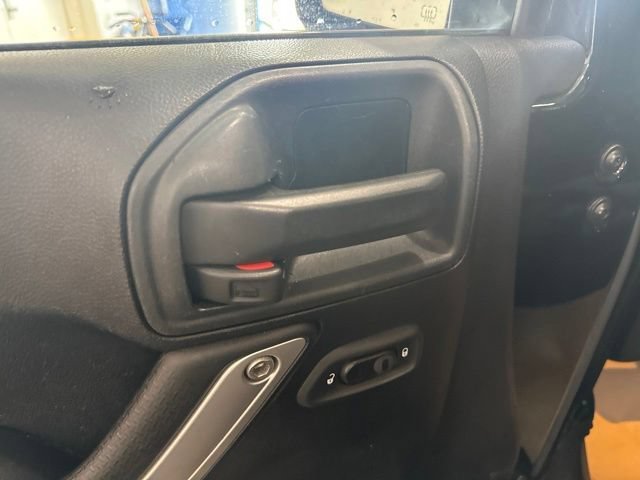 Used 2016 Black Jeep Sahara image 8