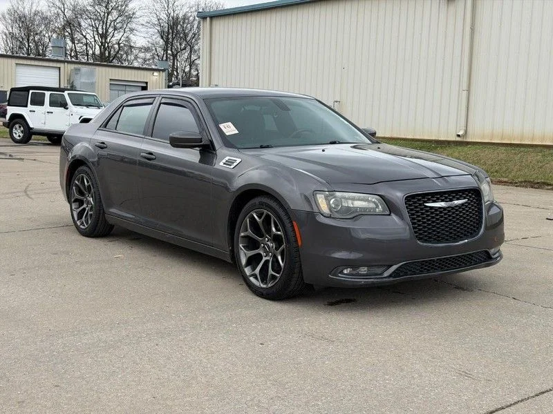 2016 Chrysler 300 S's photo
