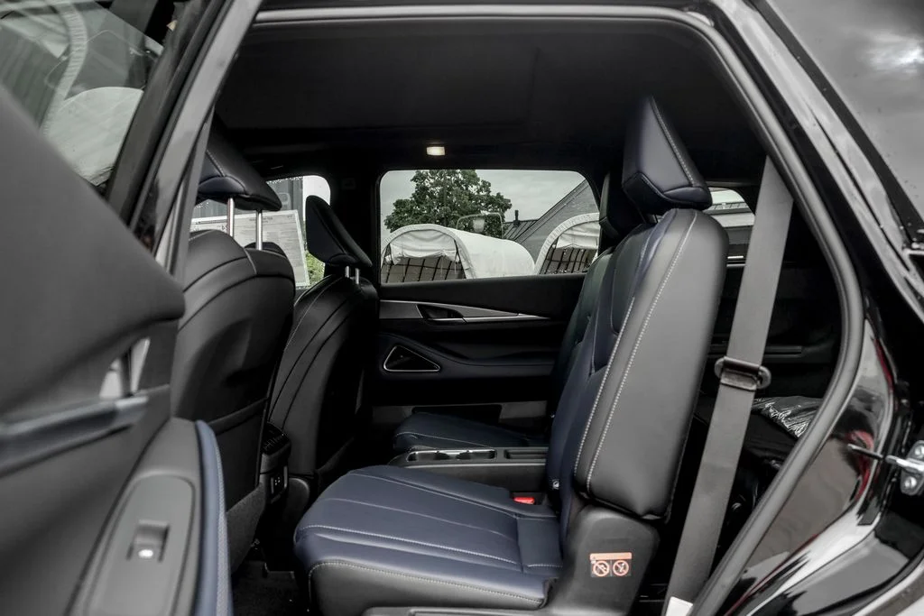 New 2027 MINERAL BLACK INFINITI Sport AWD image 17