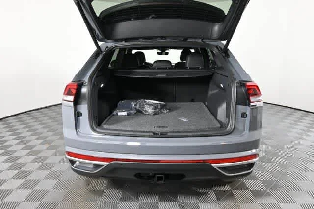 New 2026 Pure Gray Volkswagen 2.0T SEL image 17