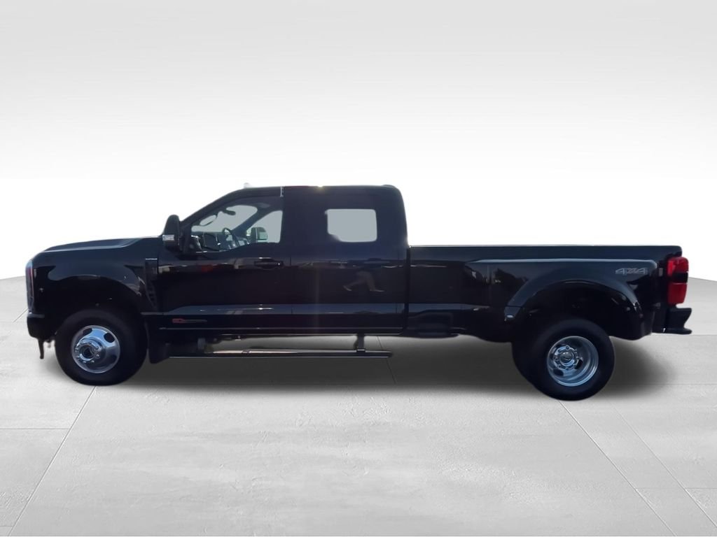 New 2026 Agate Black Metallic Ford F-350® Platinum® image 5