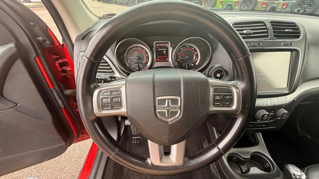Used 2020 Red Dodge Crossroad image 15