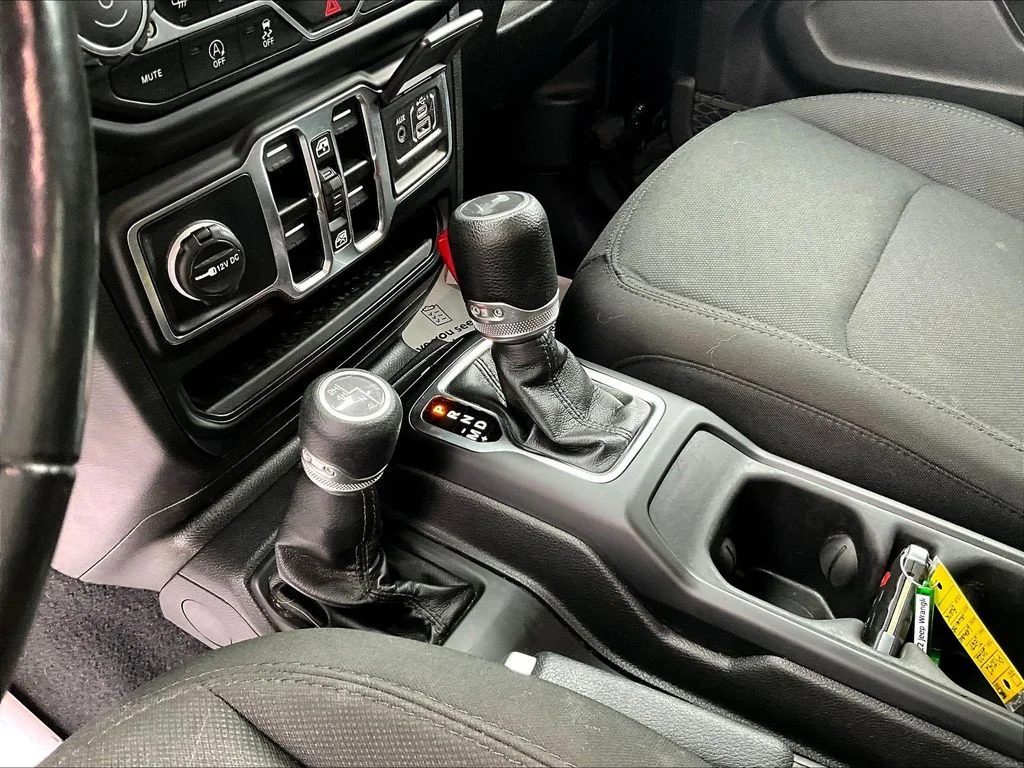 Used 2022 Black Jeep Unlimited High Tide image 18