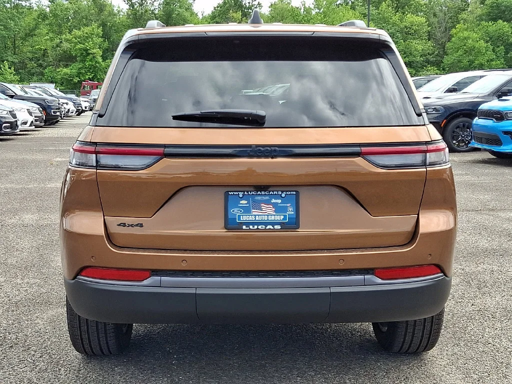 New 2026 Copper Shino Metallic Clear-Coat Exterior Paint Jeep Limited image 7