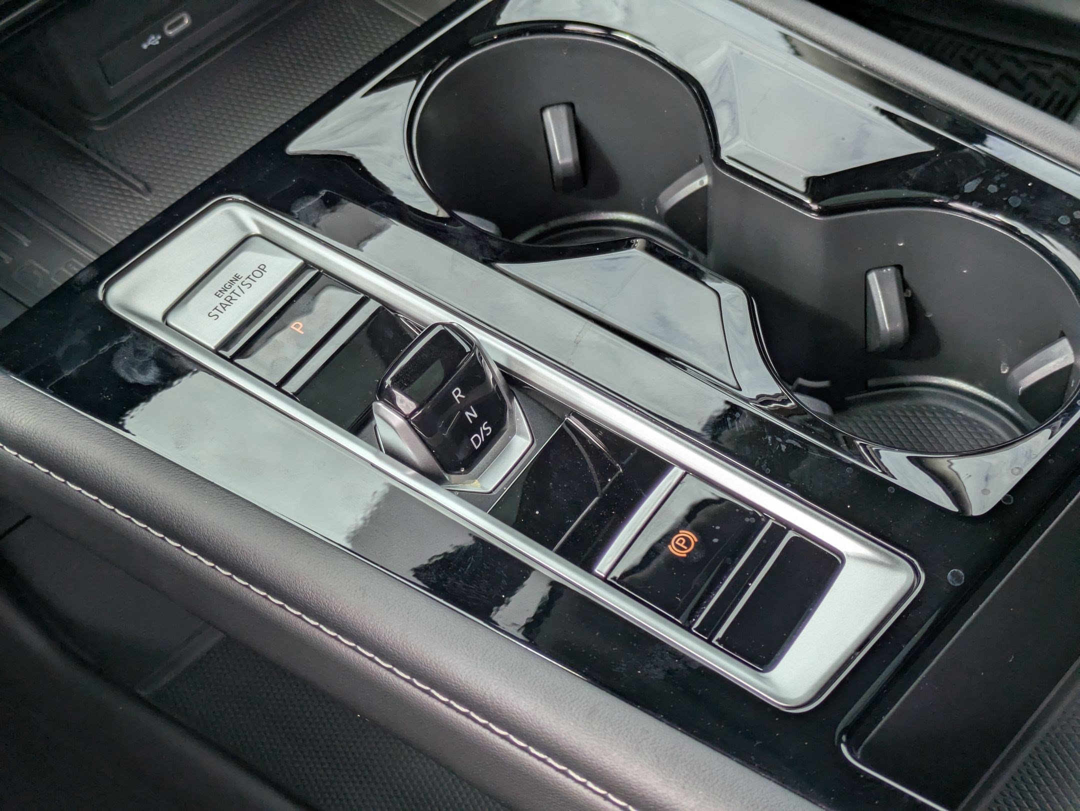2026 Volkswagen Atlas SE w/Tech - Photo 12