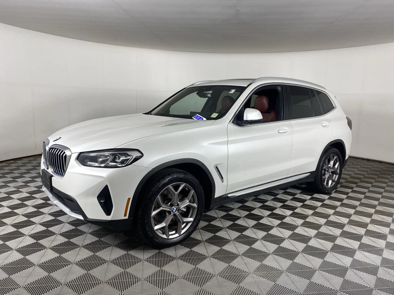 Used 2022 Mineral White Metallic BMW xDrive30i image 6