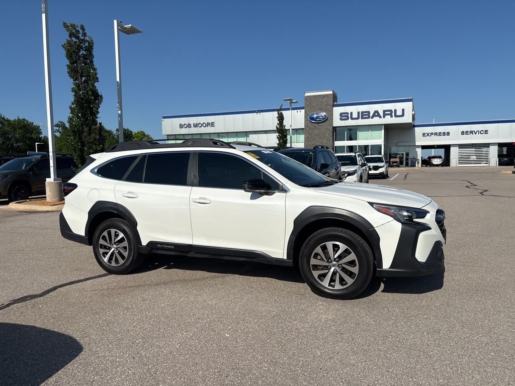 2023 Subaru Outback Premium's photo