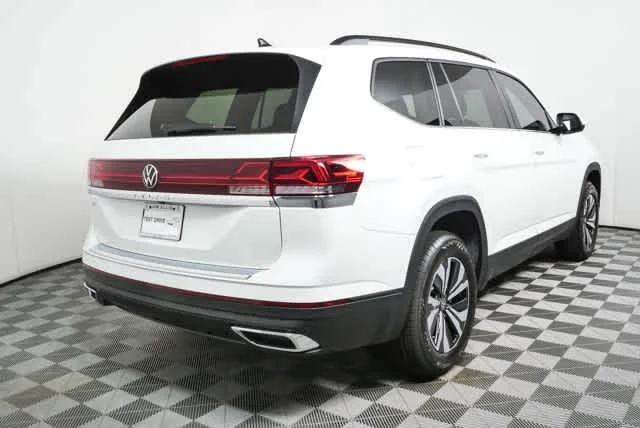 New 2026 Opal White Pearl Volkswagen 2.0T SE image 3