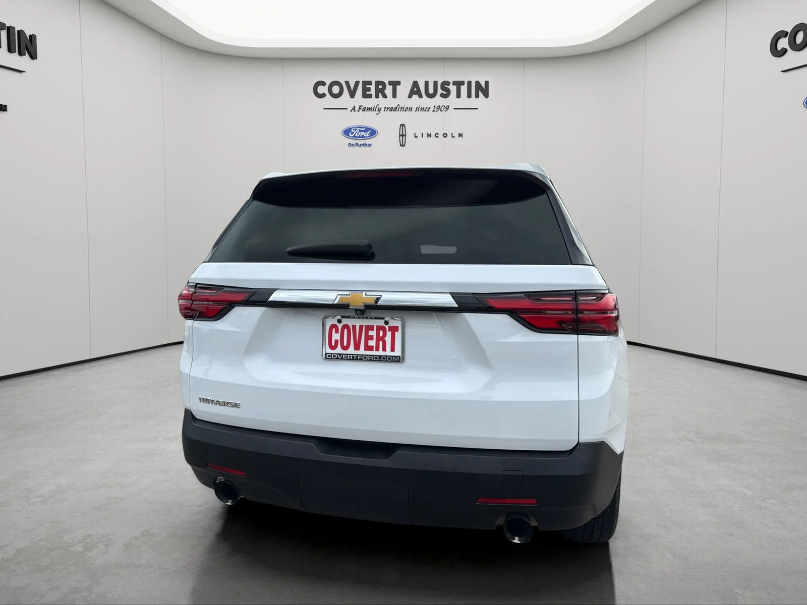 Used 2022 White Chevrolet LS image 4