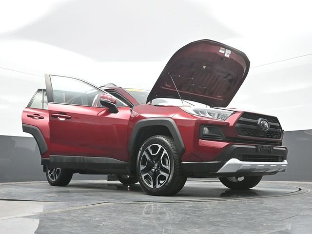 Used 2019 Red Toyota Adventure image 32