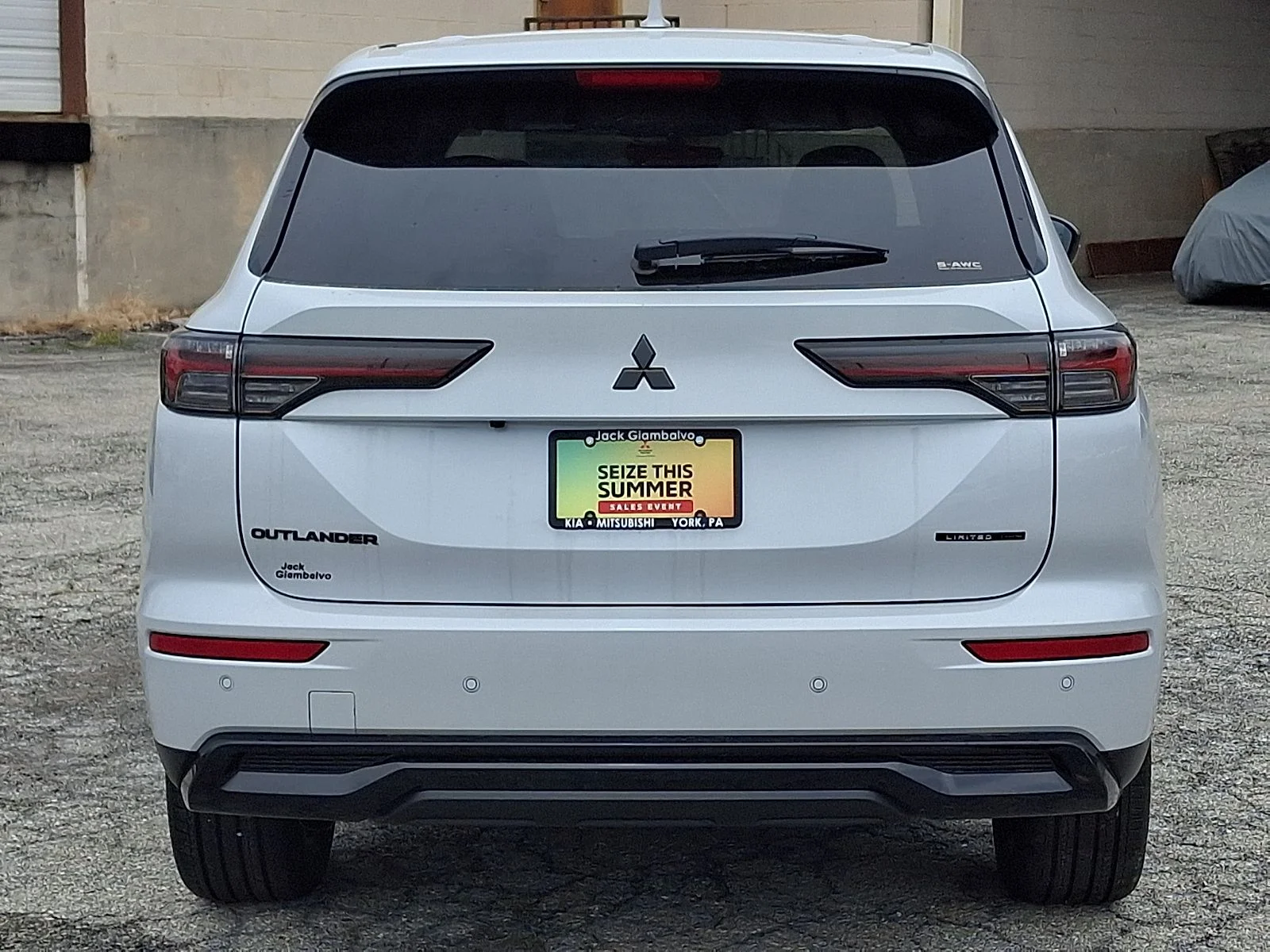 New 2026 White Mitsubishi LE image 4