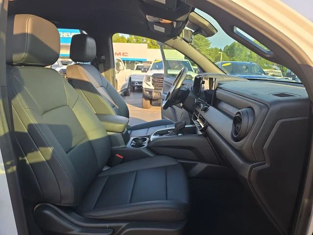 Used 2025 White Chevrolet Trail Boss image 11